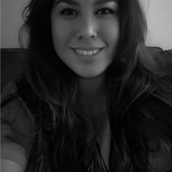 Meet your Posher - Picture 2 of 10